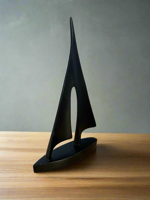 დეკორი გემი - White/Black sailboat ornament